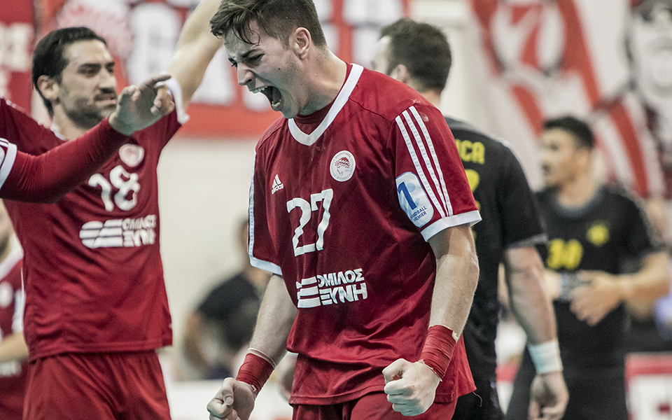 πρωταθλητής-ο-ολυμπιακός-στο-χάντμπο-2254547