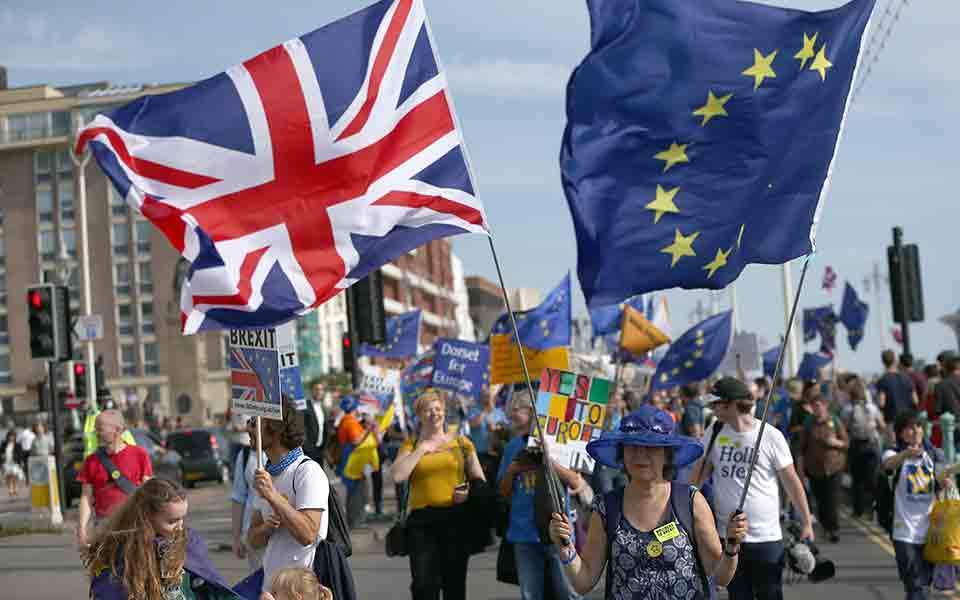 υπέρ-της-διεξαγωγής-νέου-δημοψηφίσμα-2264503