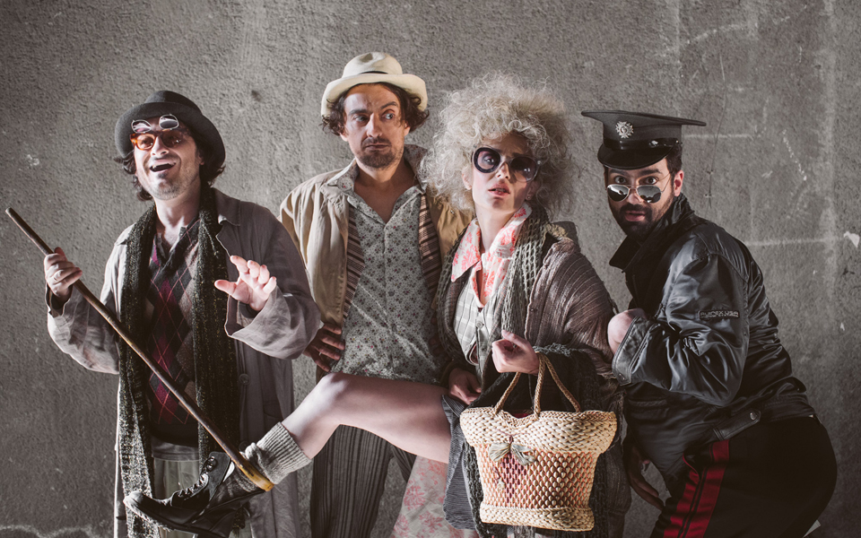 ζούμε-μια-παγκόσμια-κωμωδία-2260860