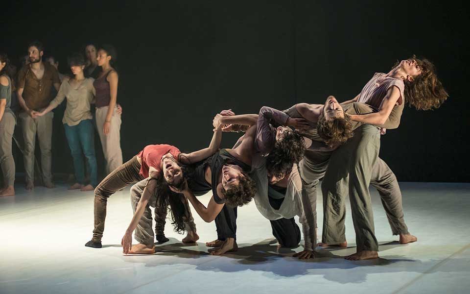 χορός-στα-όρια-του-σώματος-και-της-φαντ-2262059