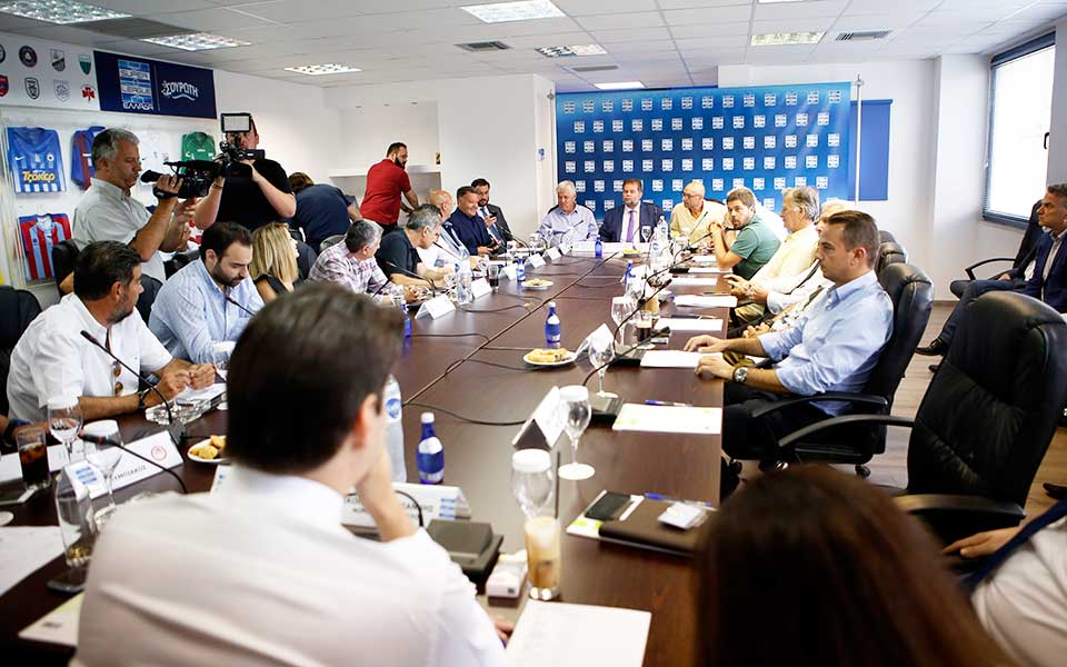 μετέωρο-βήμα-του-ελληνικού-ποδοσφαίρ-2262013