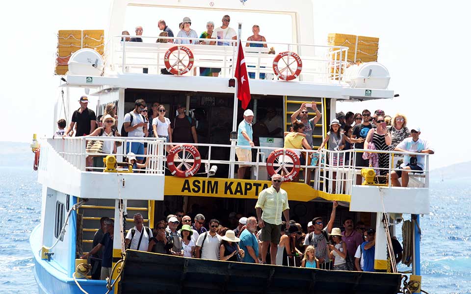 13-349-λιγότεροι-τούρκοι-τουρίστες-στο-β-α-2262707