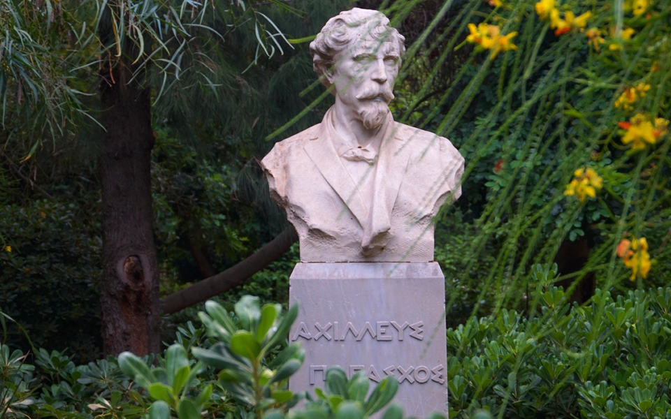 η-μορφή-του-αχιλλέα-παράσχου-στις-φυλλ-2263349
