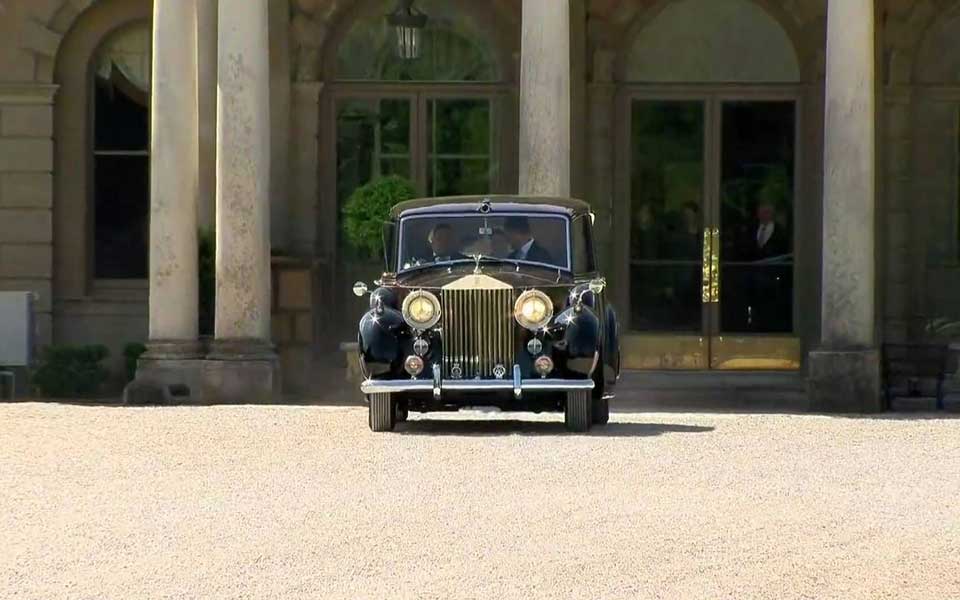 σε-δημοπρασία-αυτοκίνητα-της-ελισάβε-2265189