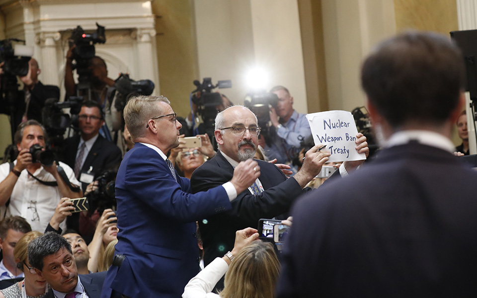 επεισόδιο-με-δημοσιογράφο-στη-συνέντ-2262582