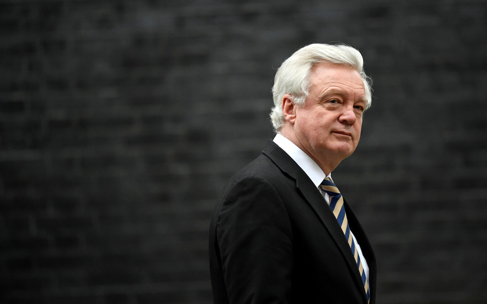 βρετανία-παραιτήθηκαν-οι-αρμόδιοι-υπ-2261188