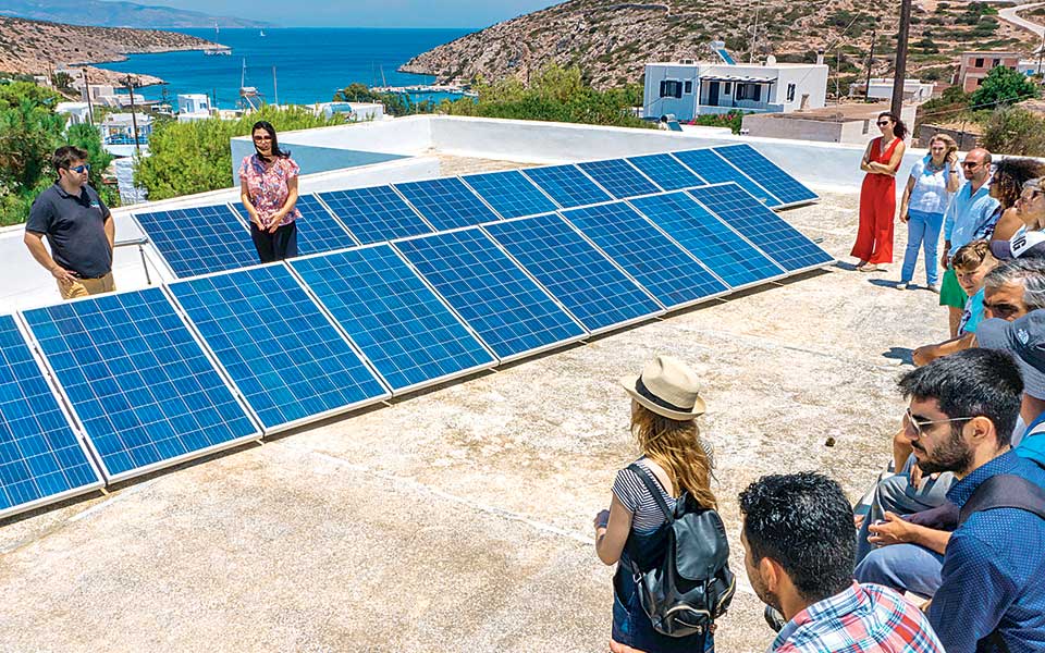 ενα-σχολείο-γεμάτο-και-άδειο-ταυτόχρο-2262082