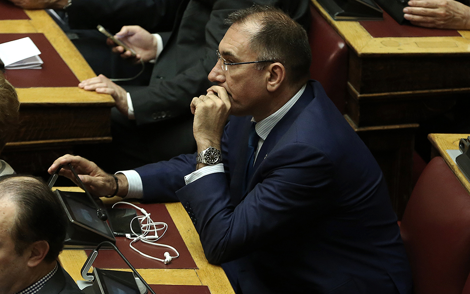 βουλή-τελεσίγραφο-σε-δημ-καμμένο-να-πα-2259724