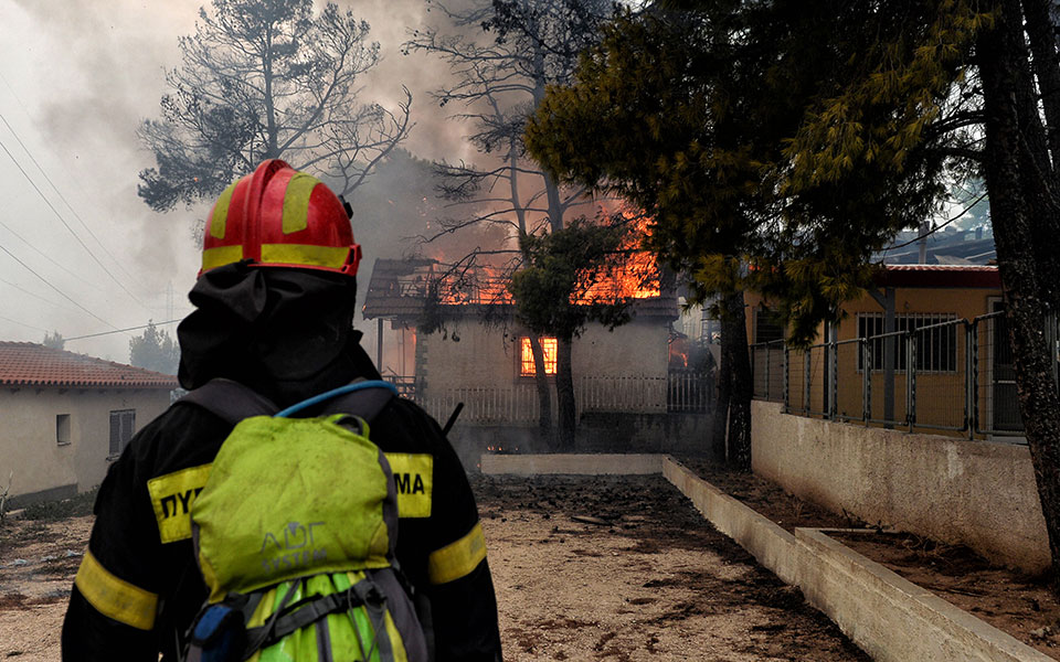 ανείπωτη-τραγωδία-με-τουλάχιστον-50-νεκ-2263870