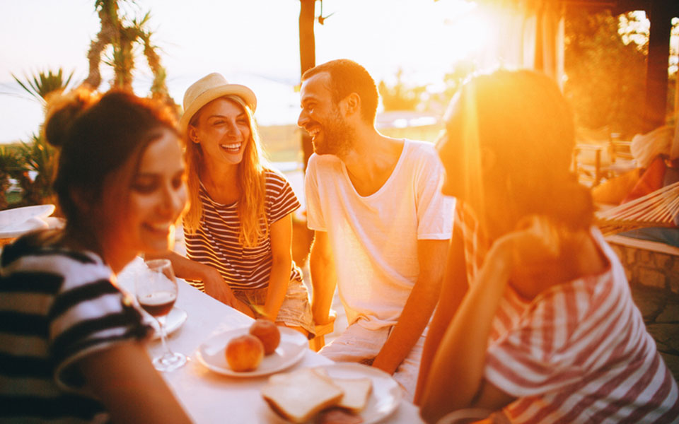 ερευνα-πόσα-μέρη-επισκέπτονται-οι-άνθ-2260099