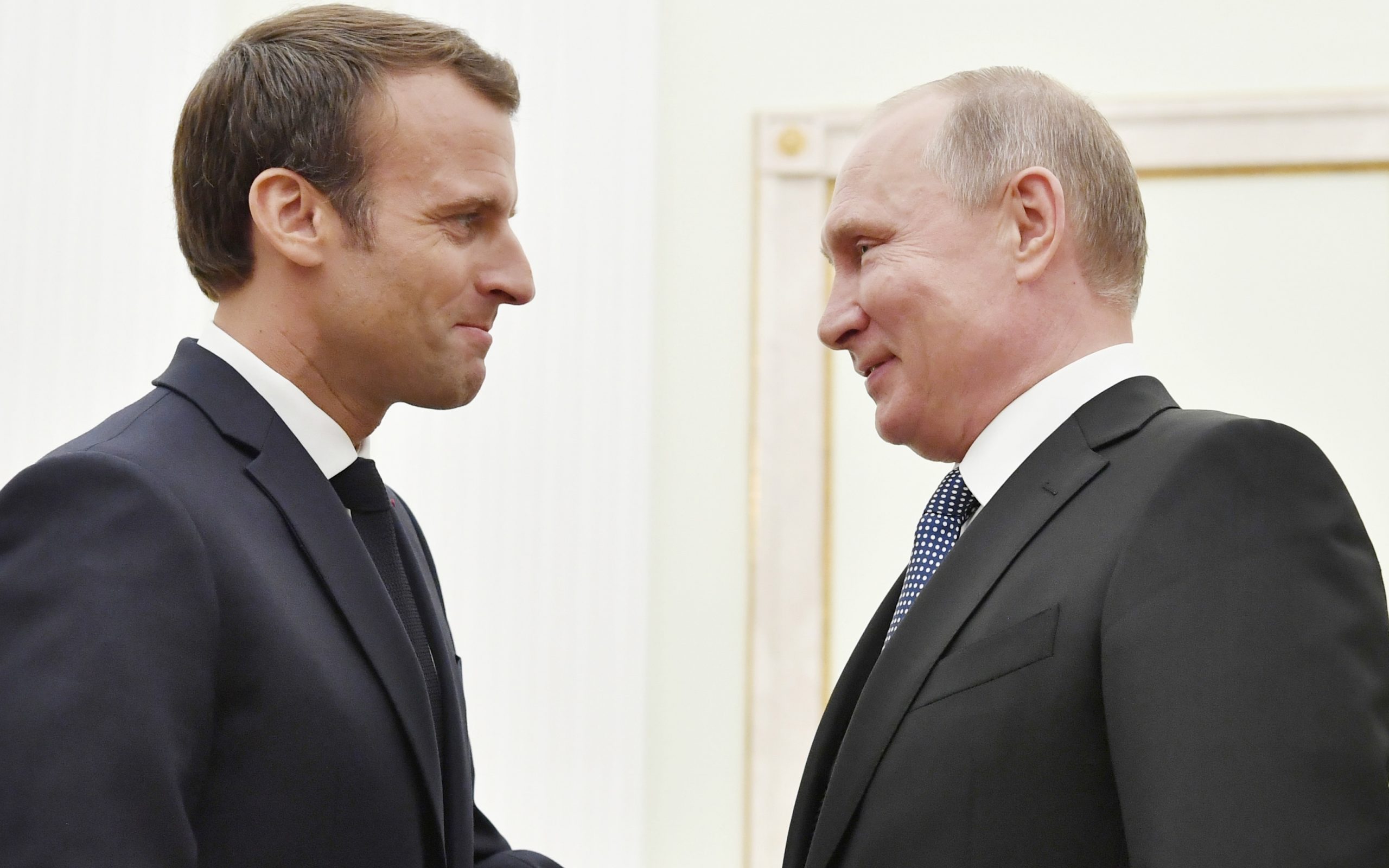 o-μακρόν-συναντήθηκε-με-τον-πούτιν-ηρθα-2262453