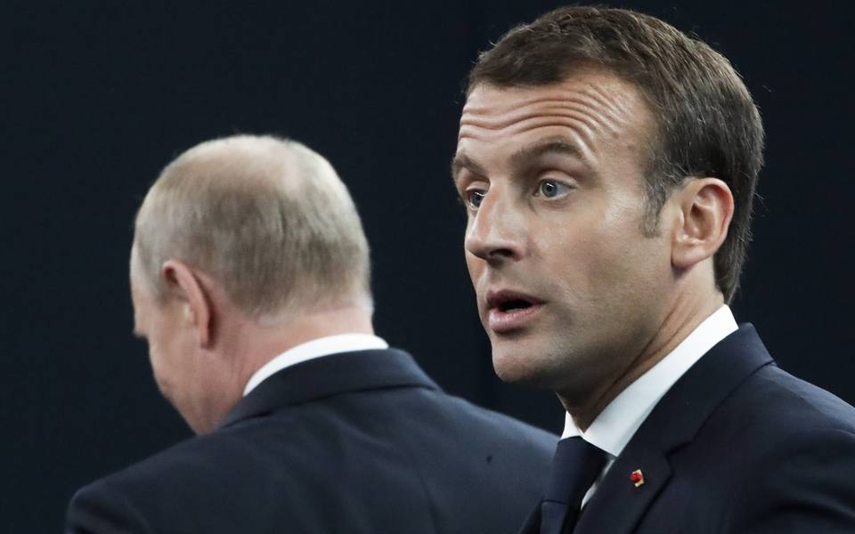 ομοβροντία-κατά-μακρόν-από-κίεβο-βαλτ-2262396