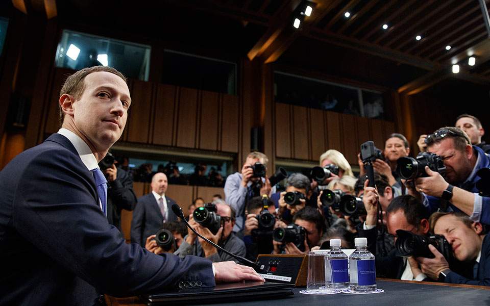 νέα-διαμάχη-με-επίκεντρο-το-facebook-και-τον-μ-2263204