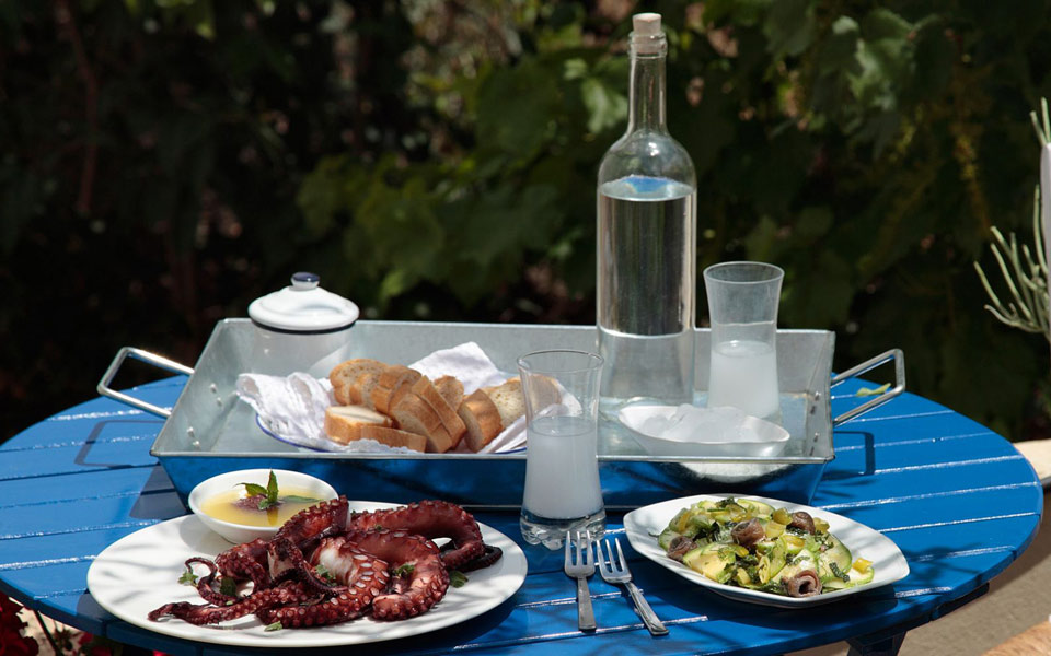 ούζο-το-φλέρτ-του-καλοκαιριού-2262712