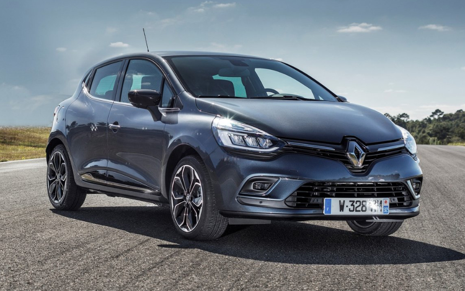 δωρεά-5-αυτοκίνητων-renault-στους-πληγέντες-2264818