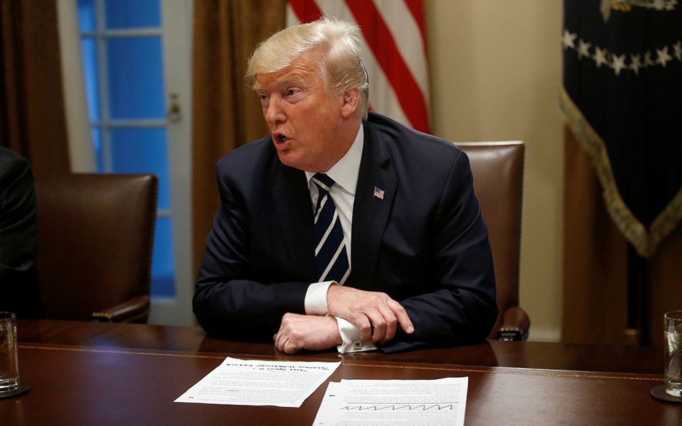 αναδίπλωση-τραμπ-αποδέχομαι-το-πόρισ-2262790