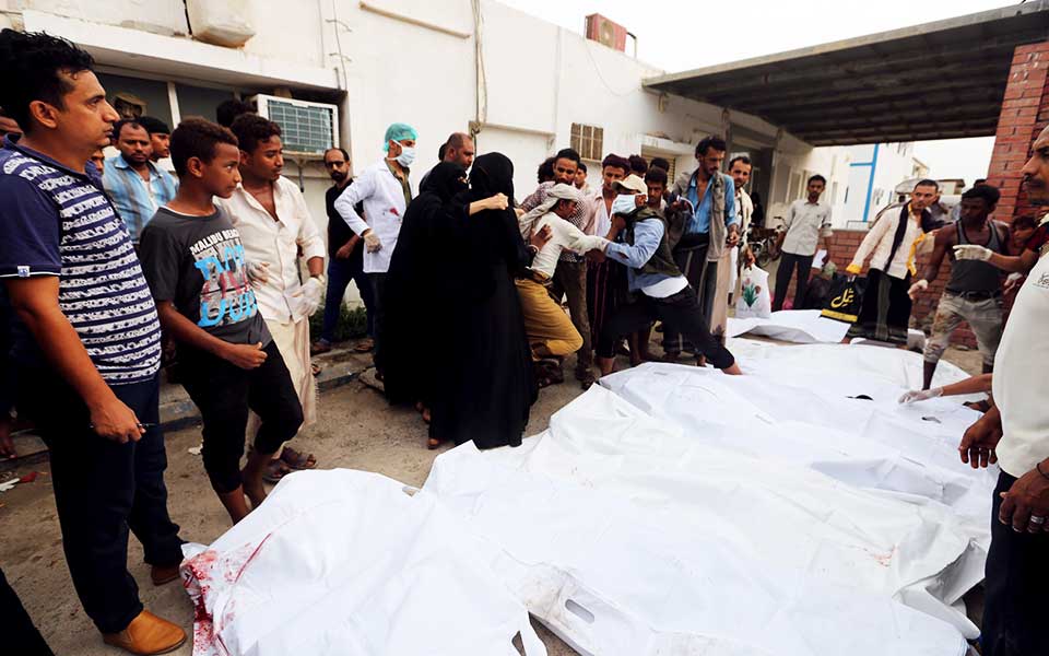 υεμένη-52-άνθρωποι-σκοτώθηκαν-σε-αεροπο-2265684