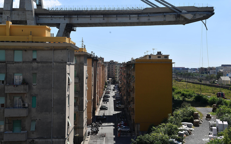 γκρίλο-οι-συμβάσεις-με-ιδιώτες-για-το-ι-2267763