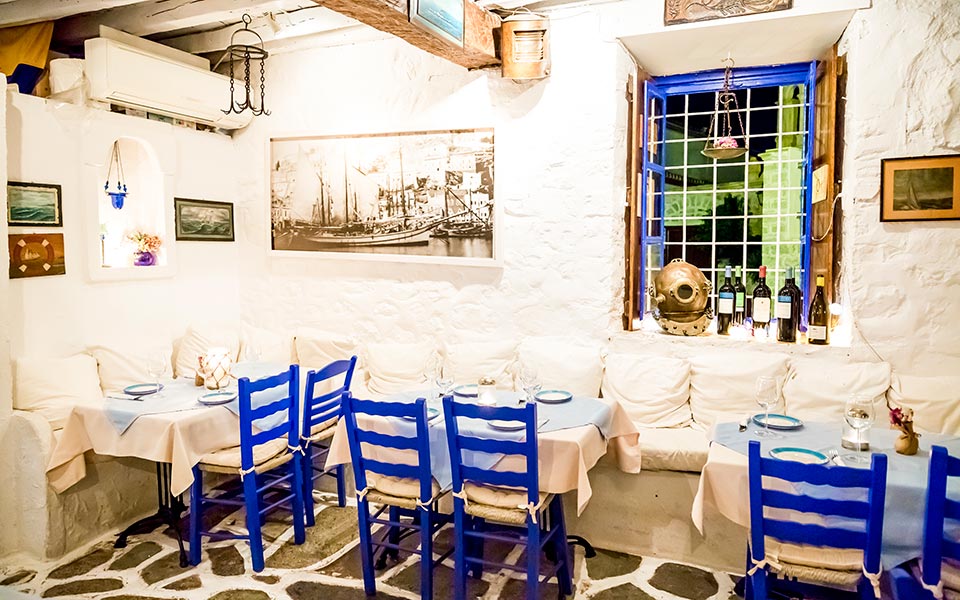 ο-δρόμος-για-νάπολη-περνά-από-την-τήνο-κ-2269632