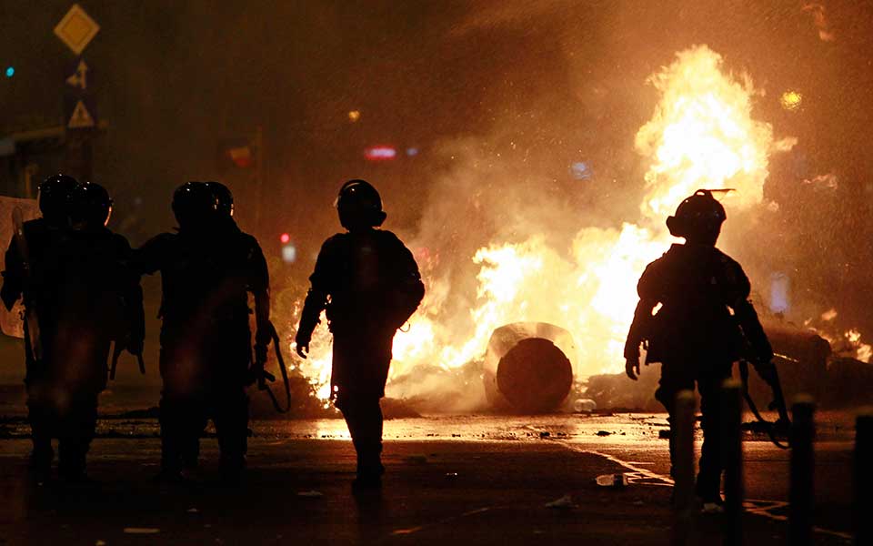 ρουμανία-εκατοντάδες-τραυματίες-και-2267073