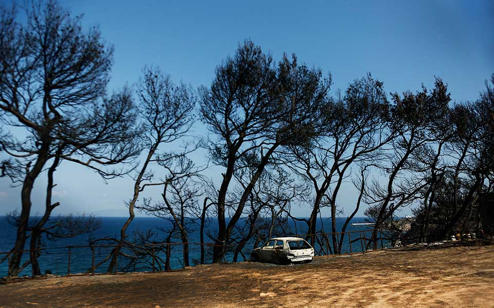 καταθέτουν-συγγενείς-θυμάτων-από-την-2267517