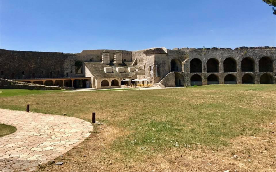 η-εμπειρία-από-την-πραγματική-οικονομ-2267163