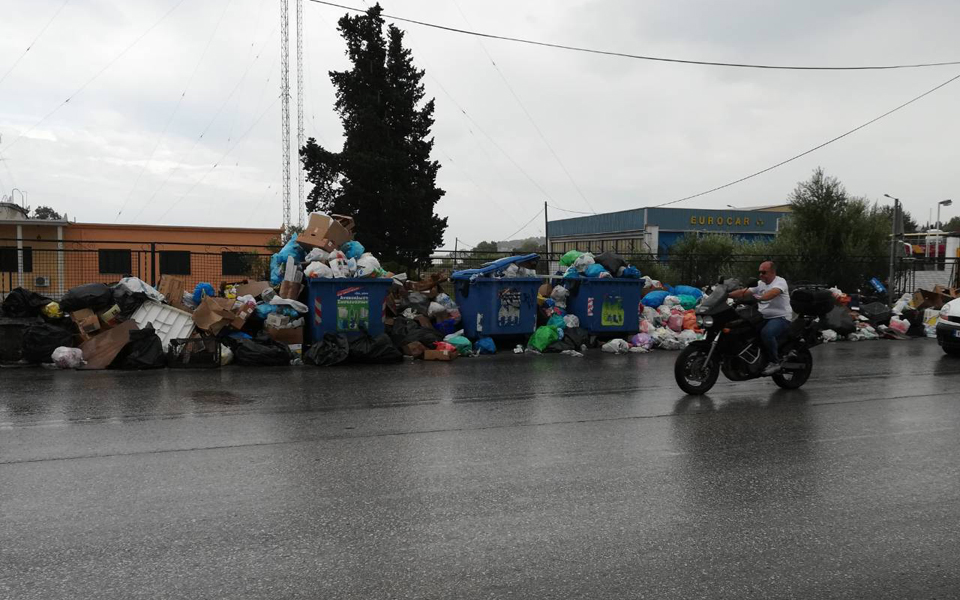 λόφοι-σκουπιδιών-και-επεισόδια-στην-κ-2269709