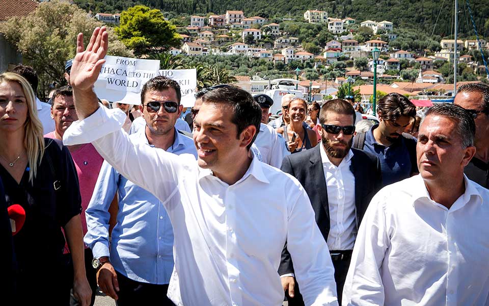 αναβολή-ανασχηματισμού-με-παρασκήνι-2268894