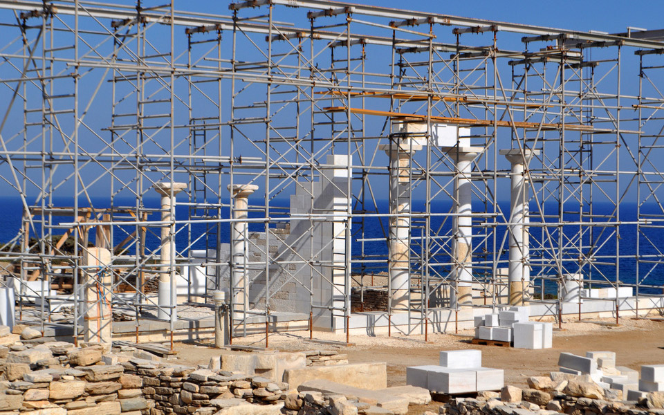 σπουδαία-ευρήματα-στο-ιερό-του-απόλλω-2266230