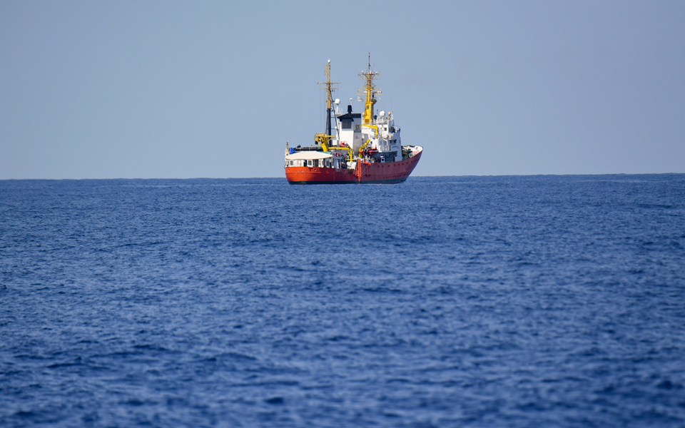 το-πλοίο-aquarius-με-141-πρόσφυγες-και-μετανάστε-2267279
