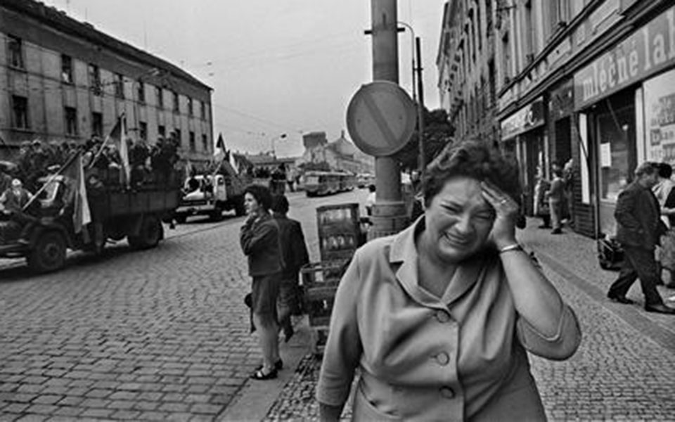 ενας-στους-δύο-ρώσους-αγνοεί-την-επέμβ-2268463