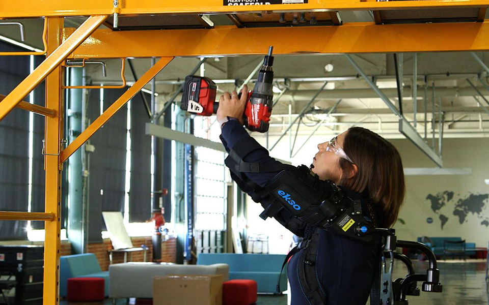 η-ford-εφοδιάζει-με-μηχανικούς-εξωσκελετ-2266526