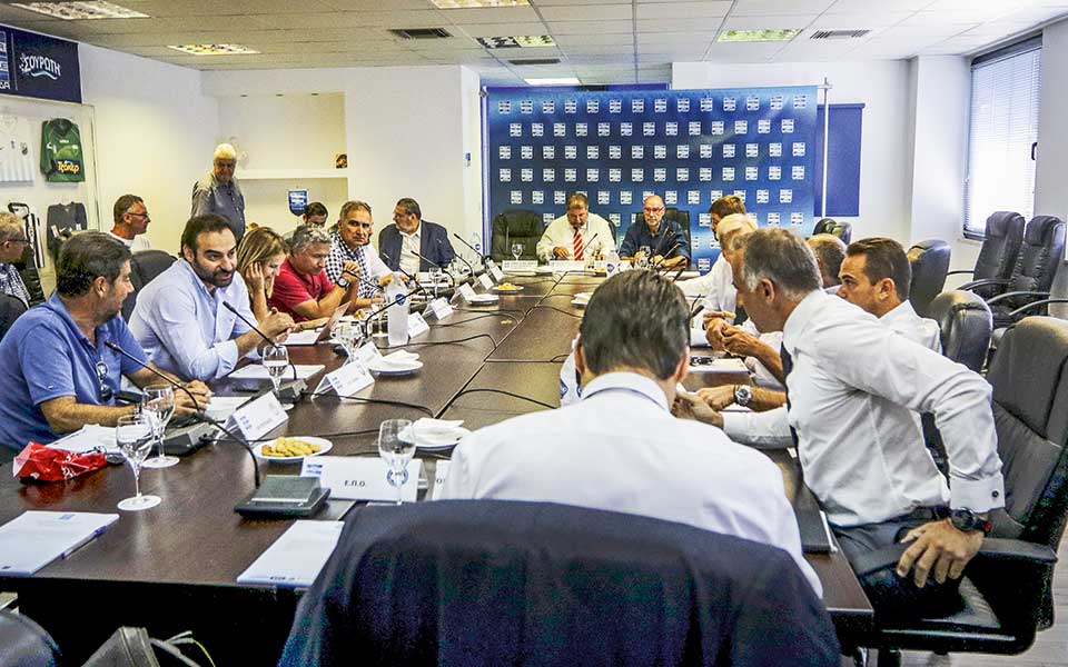 στη-σέντρα-μετ-εμποδίων-και-ερωτημάτ-2269313