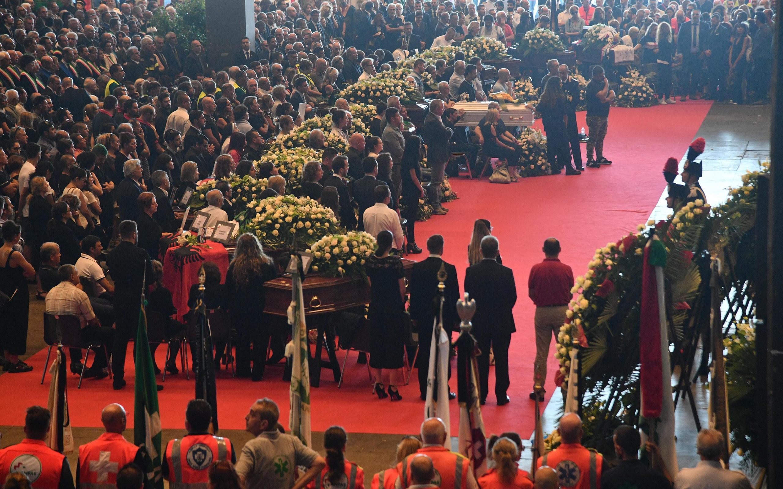 γένοβα-το-τελευταίο-αντίο-στα-θύματα-τ-2268201