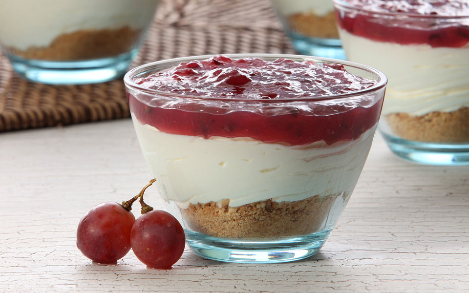 τσίζκεϊκ-με-σάλτσα-σταφυλιού-2270428