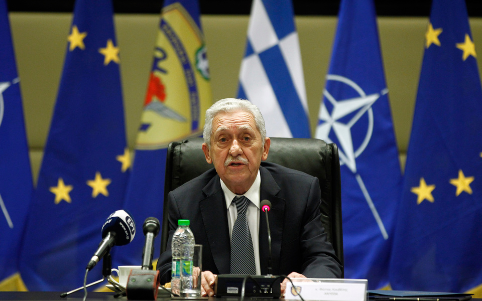 κουβέλης-βαρβαρότητα-δικαίου-η-κράτη-2266853