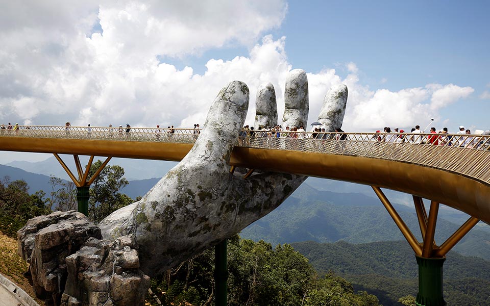 στη-χρυσή-γέφυρα-του-ντα-νανγκ-2266187