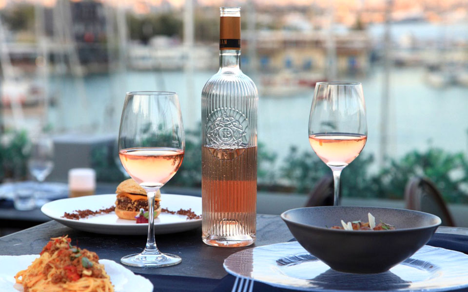 bites-and-wine-στην-πιο-ωραία-ταράτσα-του-πειραιά-2268794