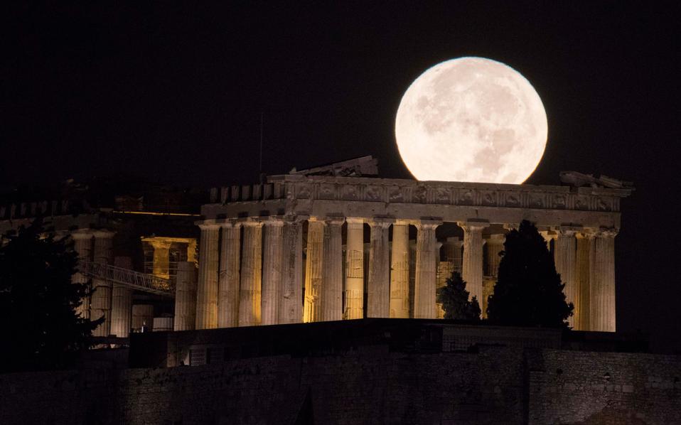 αυγουστιάτικη-πανσέληνος-σε-μουσεία-2269506