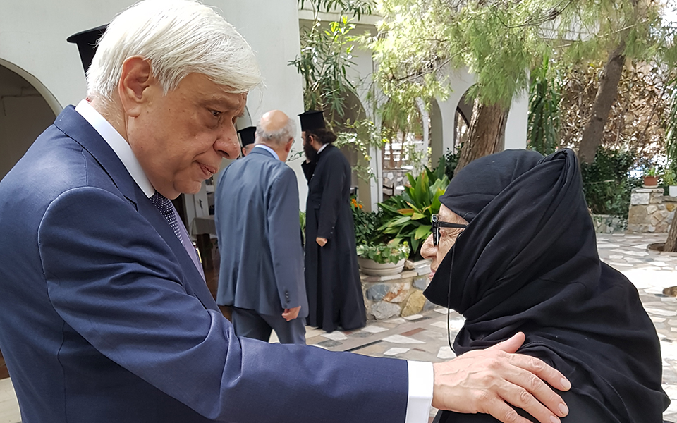 επίσκεψη-παυλόπουλου-στο-λύρειο-ιδρυ-2265400