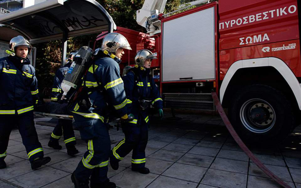 υπό-έλεγχο-η-φωτιά-σε-ακατοίκητο-σπίτι-2268138