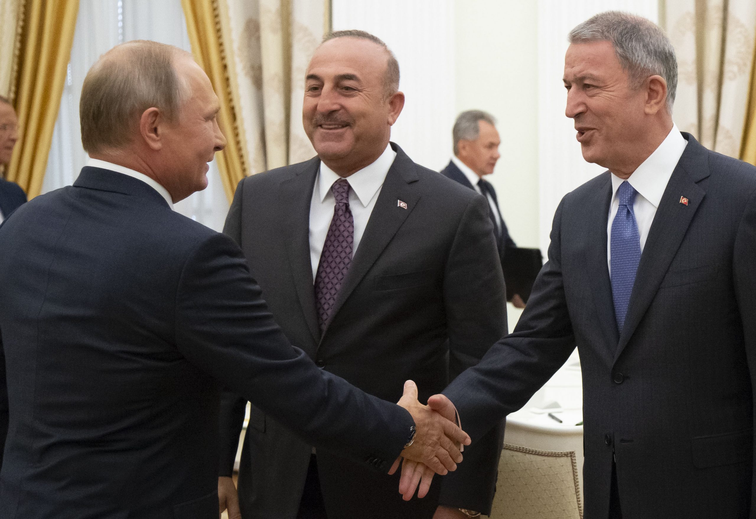 στο-κρεμλίνο-τσαβούσογλου-ακάρ-συνα-2269253