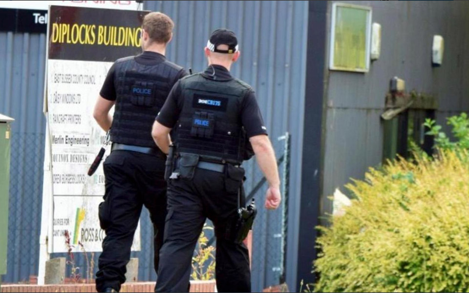 βρετανία-εξελιγμένο-παράνομο-εργα-2268861