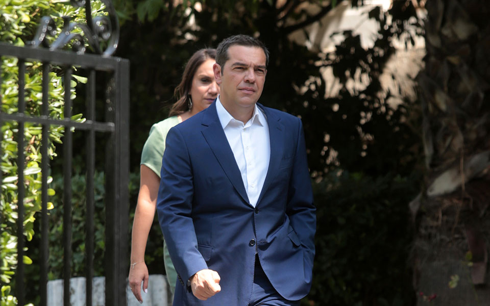 σε-ρυθμούς-δεθ-το-μαξίμου-2270267