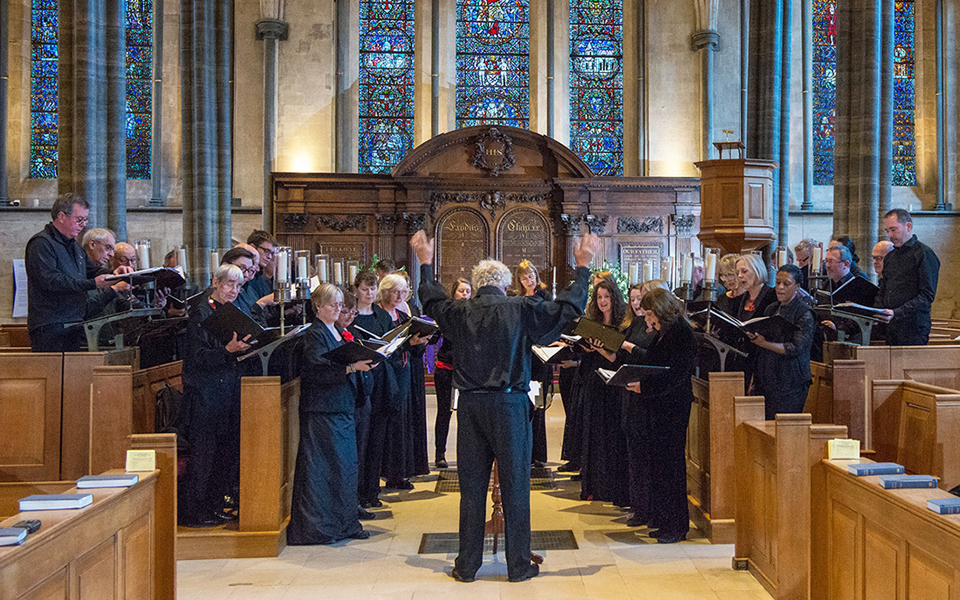 πολυμελείς-χορωδίες-από-αγγλία-και-ρω-2269241