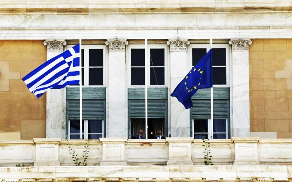 ft-η-κρίση-δεν-έπληξε-το-πελατειακό-κράτ-2266823