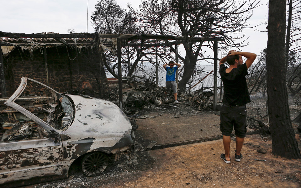 σβήσαμε-τα-πτώματα-με-τον-πυροσβεστή-2266149