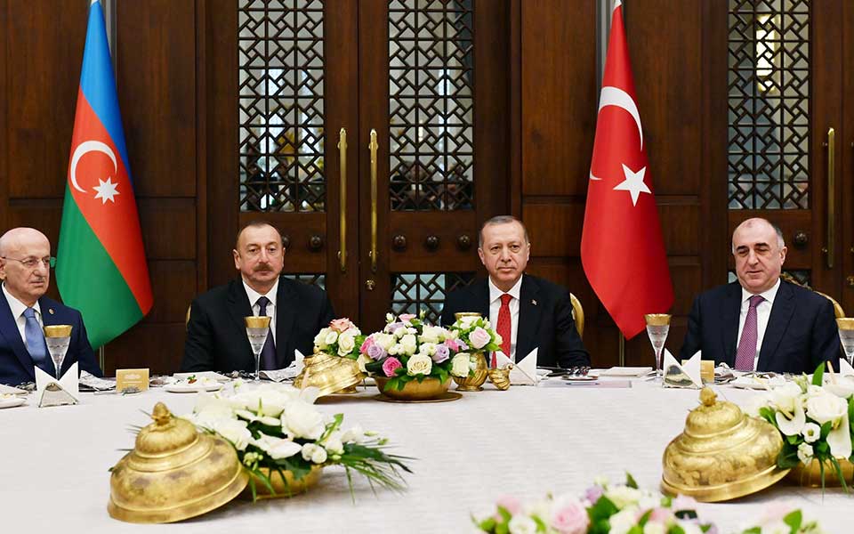 η-τουρκική-λίρα-πιέζεται-αλλά-τα-σούσι-2271275