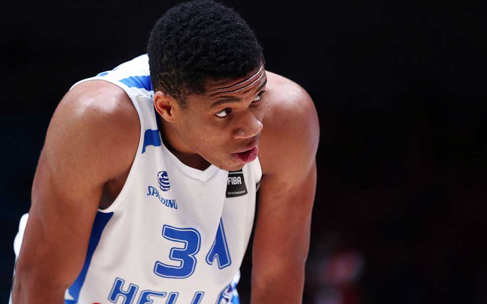 πολύ-κοντά-αλλά-και-πολύ-μακριά-ο-αντ-2271651