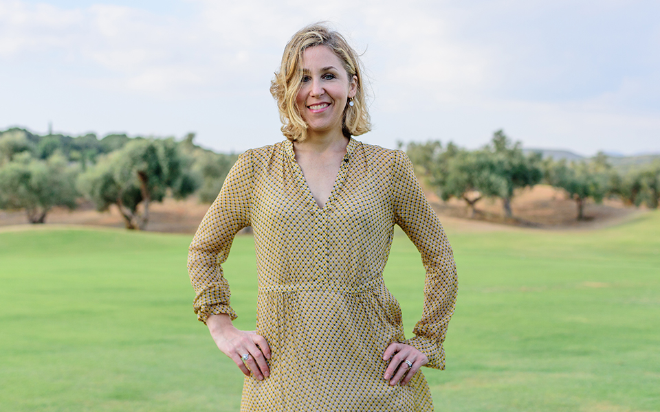 πάμελα-πολ-η-ζωή-με-το-βιβλίο-των-βιβλ-2275010